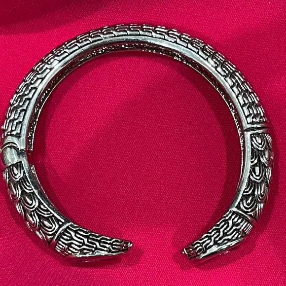 Gorgeous silver plated and amethyst bangle bracelet - Picture 5 of 5